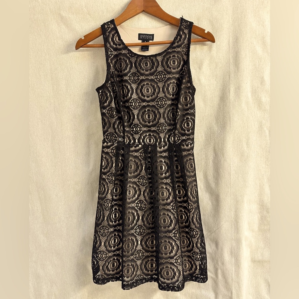 ENFOCUS STUDIO Sleeveless Nude Sheath Dress With Black Lace Overlay
